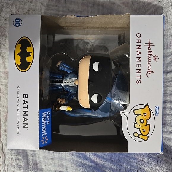 Hallmark Batman Christmas Ornament - Picture 5 of 8
